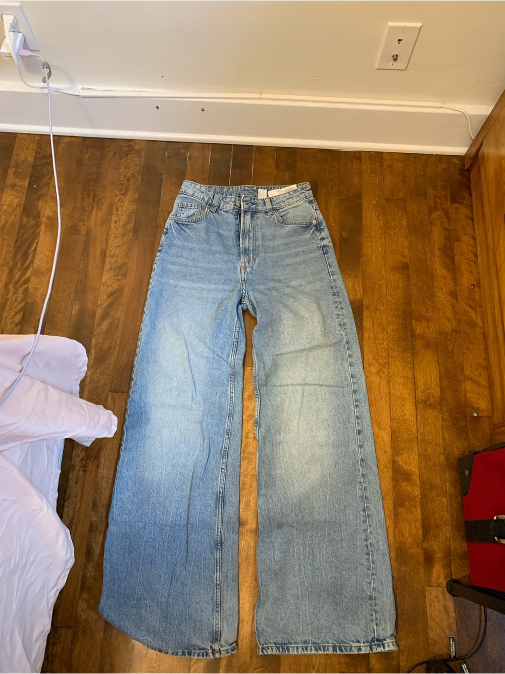 Divided Light Blue Wide-Leg Jeans